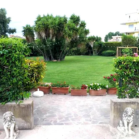 Garden Basement - Seminterrato - Airport Apartment Fiumicino