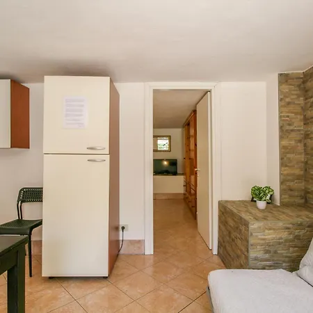 Garden Basement - Seminterrato - Airport Apartment Fiumicino